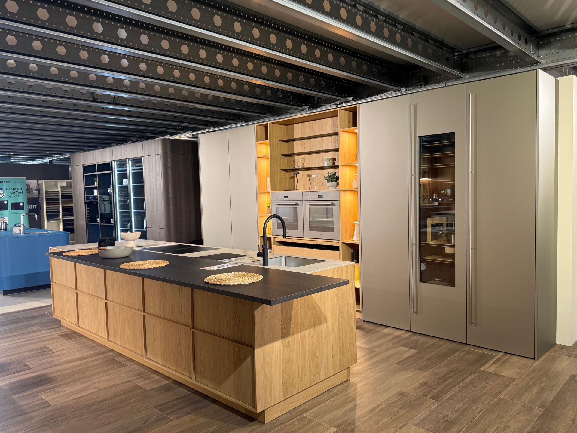 Showroomkeuken inspiratie - luxe keukenmaterialen en stijlen - Keuken-Centrum Utrecht