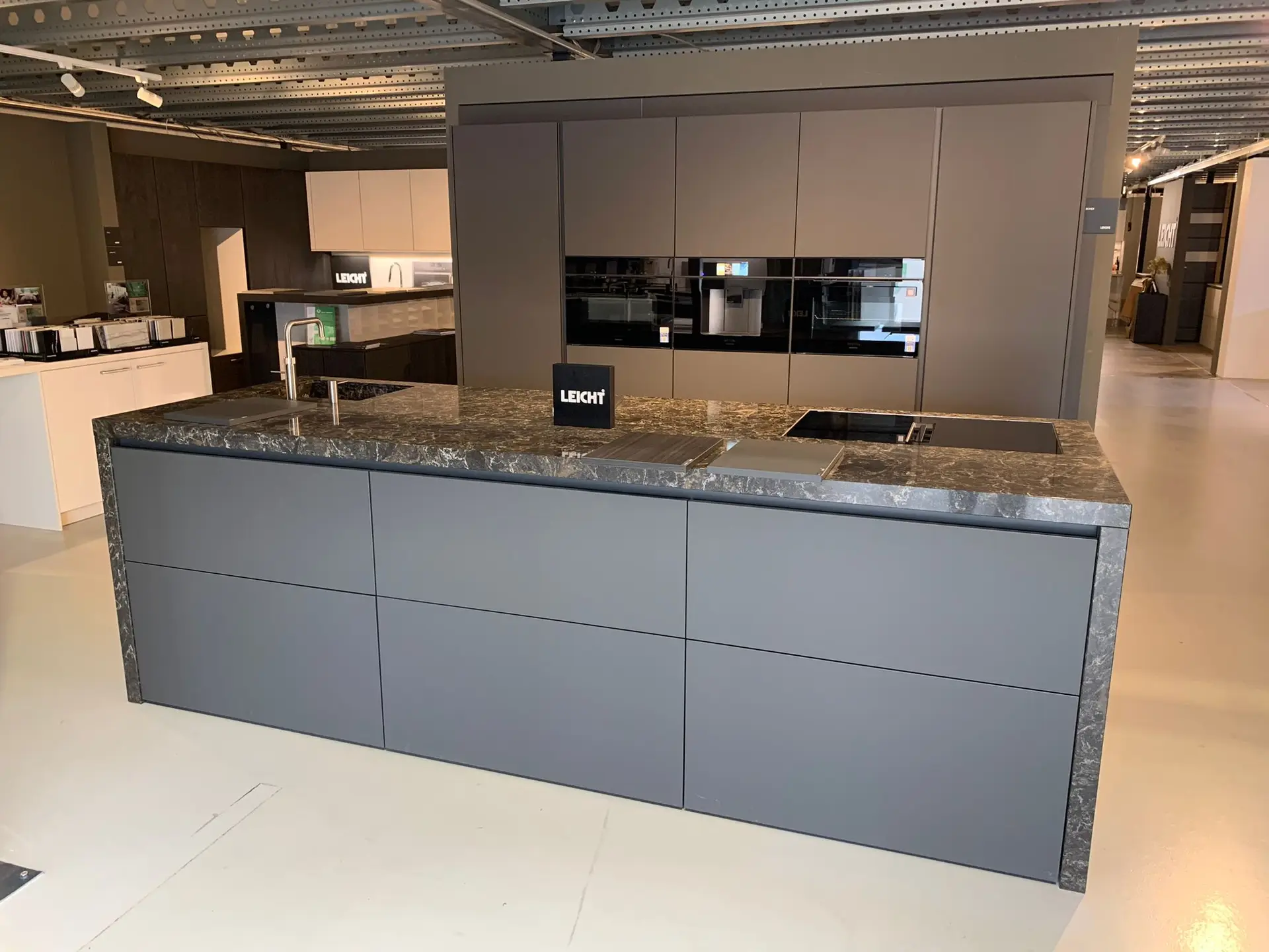 Showroomkeuken opstelling - Keuken-Centrum Utrecht