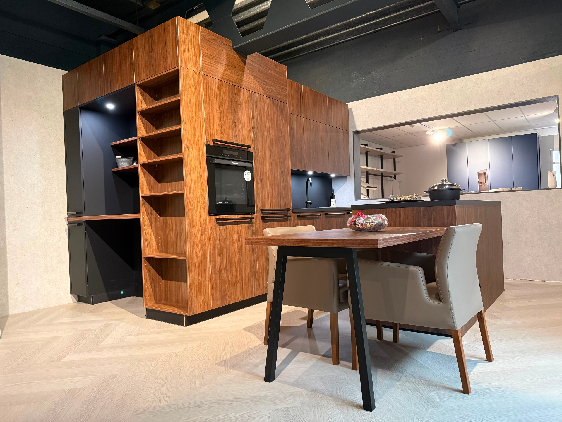 Häcker Concept 130 Bali Notenhout